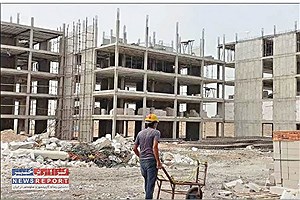 قطار اجرای نهضت ملی مسکن در لامرد پرشتاب در حال حرکت