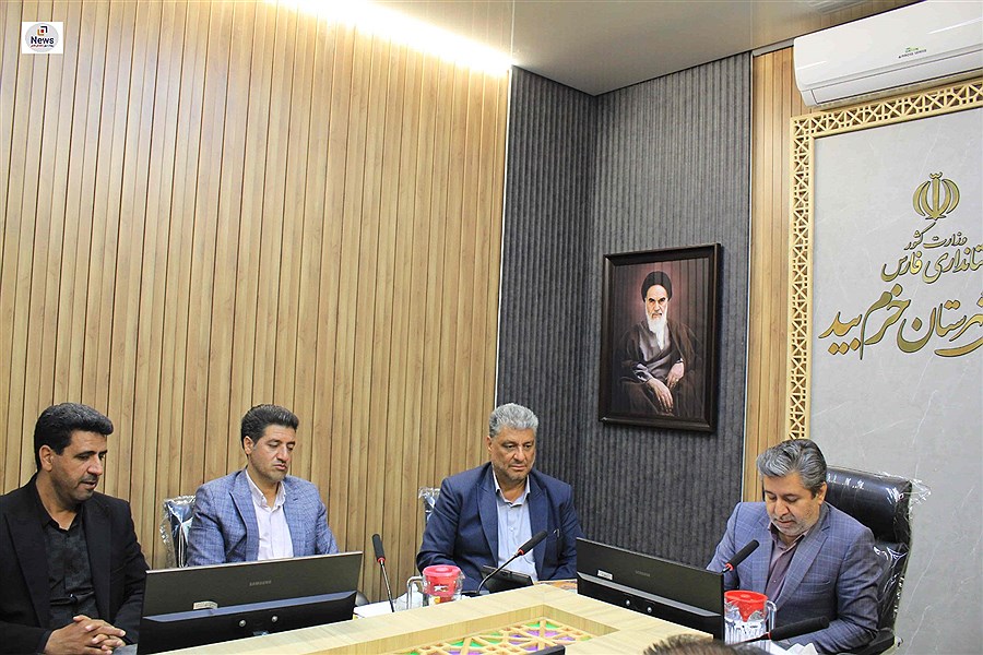 دیدار چهره به چهره معاون توسعه مدیریت و منابع با کارکنان فرمانداری و بخشداری های شهرستان خرم بید