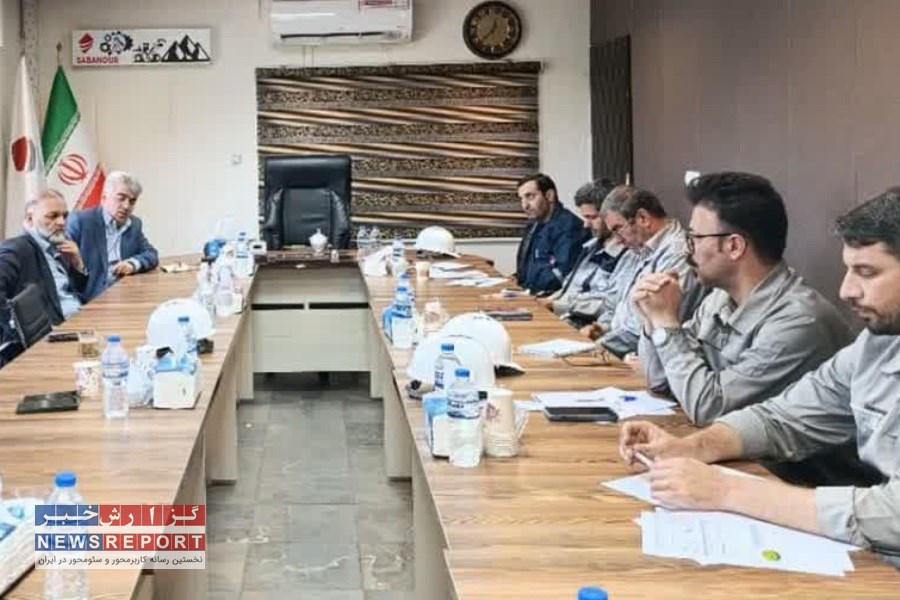 حضور مدیرعامل صبانور در مجتمع‌های تولیدی و تشکیل جلسات در شرایط بحرانی کشور