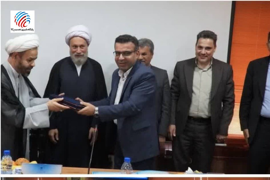 پرفسور هاشمی، رئیس دانشگاه آزاد اسلامی لامرد، در جمع ۲۴ رئیس برتر دانشگاه‌های کشور قرار گرفت