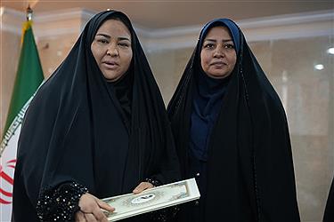 تصویر سفره امام رضا(ع) در پایتخت؛ گردهمایی خادمان آبشار عاطفه‌ها برای رفع محرومیت