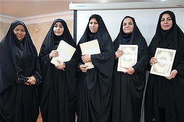 تصویر سفره امام رضا(ع) در پایتخت؛ گردهمایی خادمان آبشار عاطفه‌ها برای رفع محرومیت